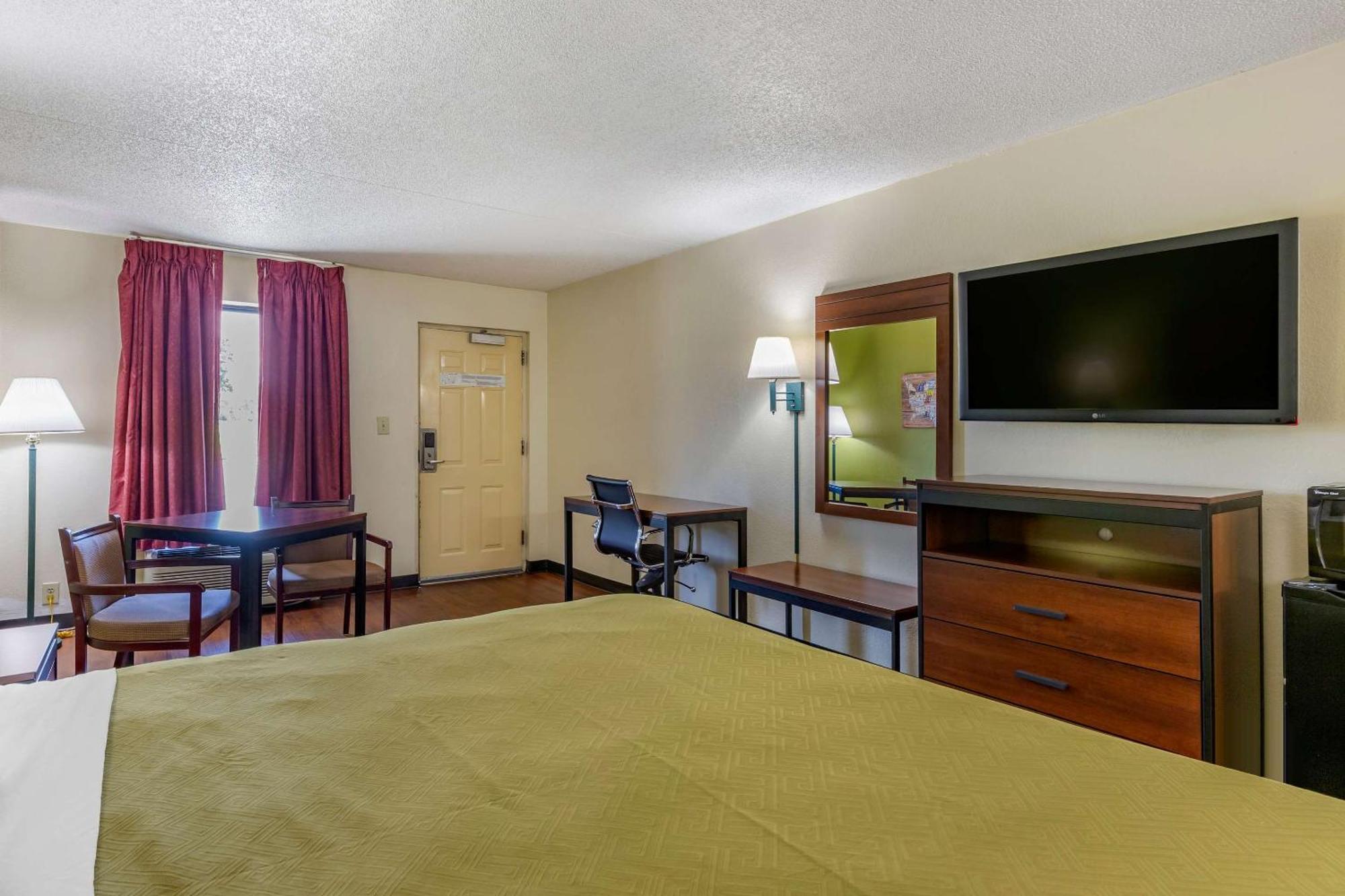 Econo Lodge Fayetteville Kültér fotó